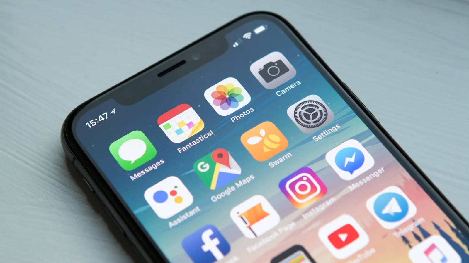 Interaktive Karte auf einem Smartphone mit berührungsfreundlichen Bedienelementen